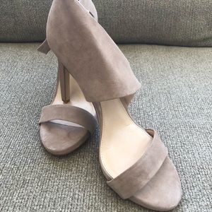 🌟NEW🌟 Vince Camuto Sandals